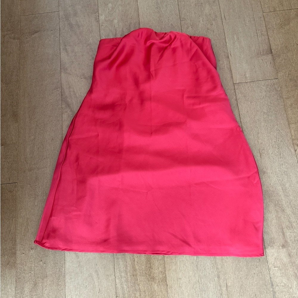 Show Me Your Mumu Taylor Tube Mini Dress in Red Luxe Satin Size Medium NWT - Picture 4 of 12